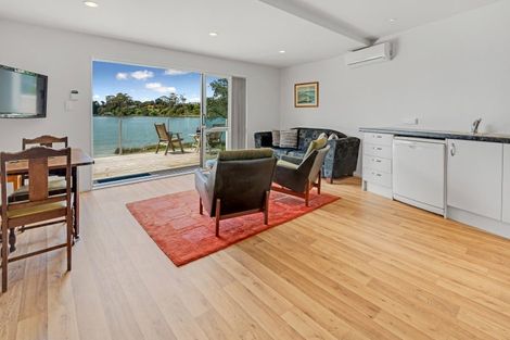 Photo of property in 47 Pohutukawa Avenue, Shelly Park, Auckland, 2014