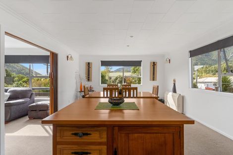 Photo of property in 4 Huia Street, Waikawa, Picton, 7220