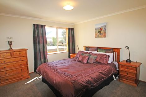 Photo of property in 54 Awamoa Road, Holmes Hill, Oamaru, 9401