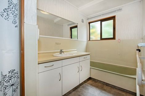 Photo of property in 32 Whangarei Heads Road, Onerahi, Whangarei, 0110