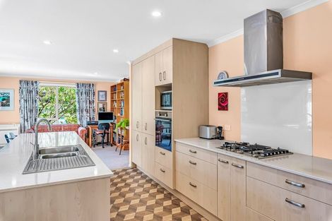 Photo of property in 82 Waipunahau Road, Waikanae, 5036