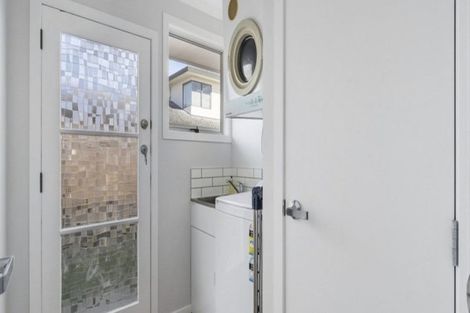 Photo of property in 34 Wesley Avenue, Frankleigh Park, New Plymouth, 4310