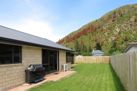 Photo of property in 71a Bledisloe Street, Kurow, 9435