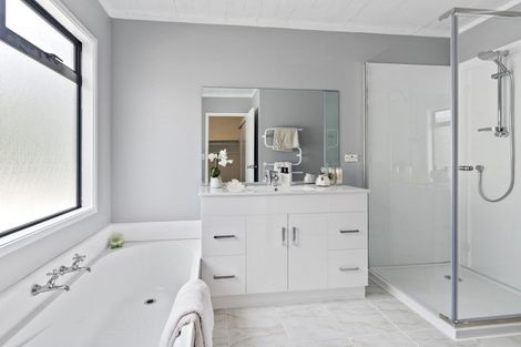 Photo of property in 822 Ponga Road, Opaheke, Papakura, 2584