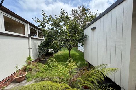 Photo of property in 41 Queensway, Three Kings, Auckland, 1024