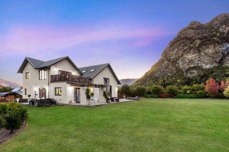 Photo of property in 33 Old Racecourse Road, Albert Town, Wanaka, 9305