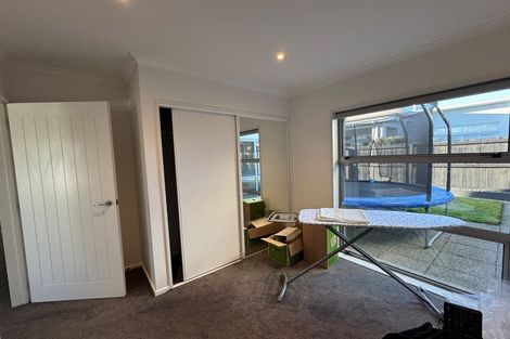 Photo of property in 2 Whio Close, Parklands, Christchurch, 8083