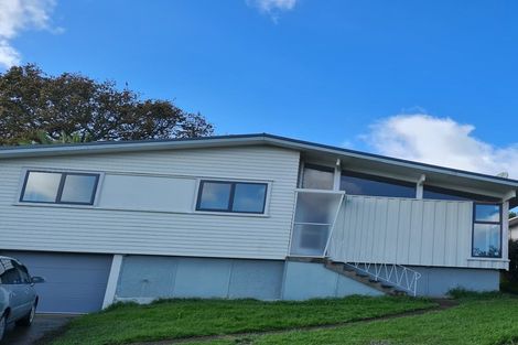 Photo of property in 13 Wylie Avenue, Sunnynook, Auckland, 0620