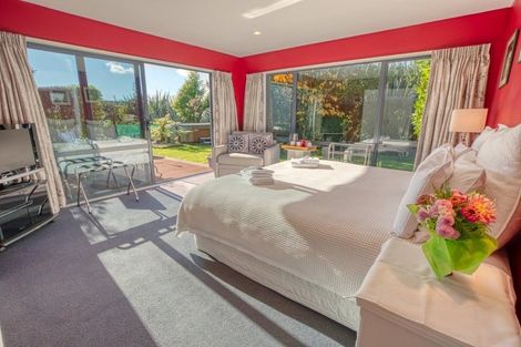 Photo of property in 165 Cashmere Bay Road, Moana, 7875