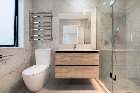 Photo of property in 19b Farwood Drive, Henderson, Auckland, 0612