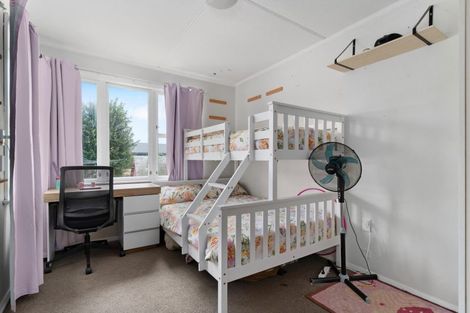 Photo of property in 75 Victoria Street, Carterton, 5713