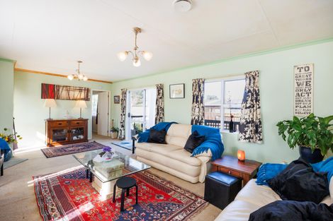 Photo of property in 28 Benmore Avenue, Cloverlea, Palmerston North, 4412