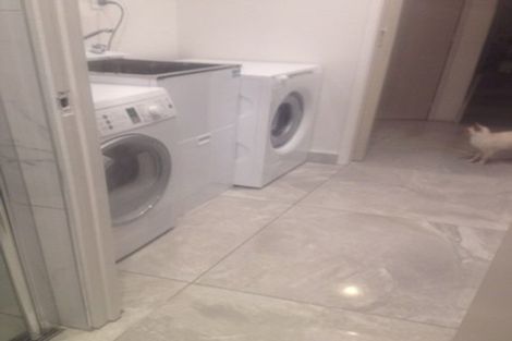 Photo of property in 1/91 Aberdeen Road, Castor Bay, Auckland, 0620