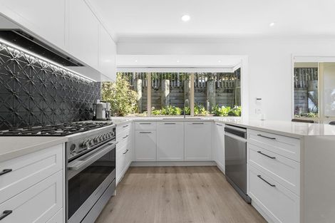 Photo of property in 123 Grovenor Drive, Orewa, 0931