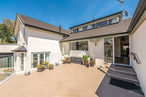 Photo of property in 2 Burtts Road, Durie Hill, Whanganui, 4500