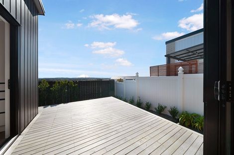Photo of property in 18 Mata Road, Massey, Auckland, 0614