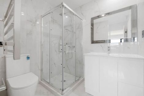 Photo of property in 10e Kent Road, Manurewa, Auckland, 2102