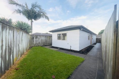 Photo of property in 74 Redcastle Drive, East Tamaki, Auckland, 2013