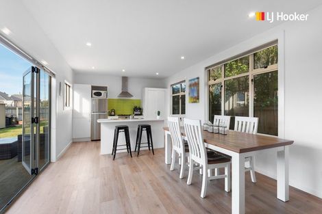 Photo of property in 69 Hargest Crescent, Saint Clair, Dunedin, 9012