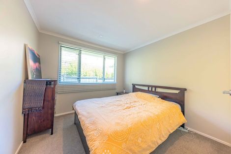 Photo of property in 8 Red Oak Place, Schnapper Rock, Auckland, 0632