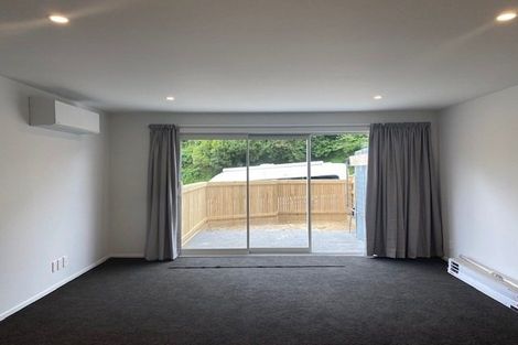 Photo of property in 28 Collins Avenue, Tawa, Wellington, 5028