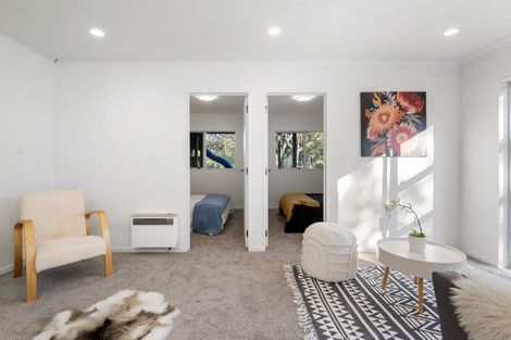 Photo of property in 7 Hotspur Place, Bayview, Auckland, 0629