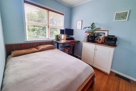 Photo of property in 153 Laingholm Drive, Laingholm, Auckland, 0604