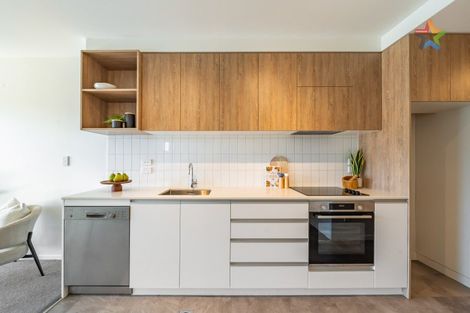 Photo of property in 2/65 Tiketike Way, Brooklyn, Wellington, 6021