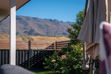 Photo of property in 46 Stratford Drive, Mount Pisa, Cromwell, 9383