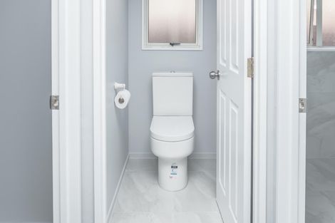 Photo of property in 100 Manuroa Road, Takanini, 2112