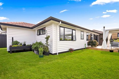 Photo of property in 33 Jane Maree Road, Kumeu, 0810