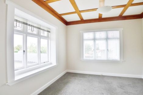 Photo of property in 6 Admiral Beatty Avenue, Mount Roskill, Auckland, 1041