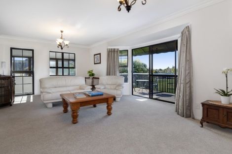 Photo of property in 64 Links View Drive, Omokoroa, 3114