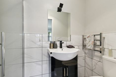 Photo of property in 32 Mervyn Kemp Drive, Tawa, Wellington, 5028