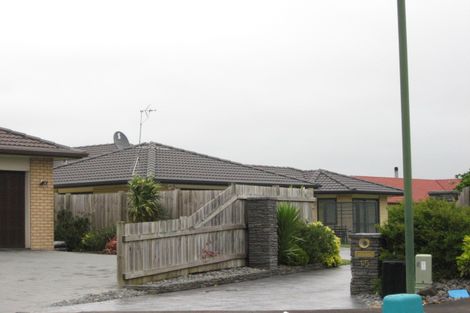 Photo of property in 15 Beverage Place, Rosehill, Papakura, 2113