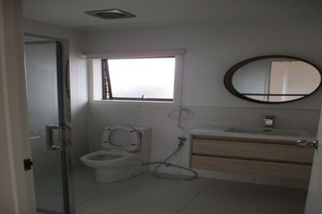 Photo of property in 2/14a Kurnell Drive, Botany Downs, Auckland, 2010