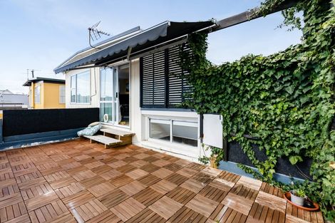 Photo of property in 65 Barrett Street, Westown, New Plymouth, 4310