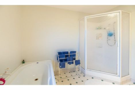 Photo of property in 22 Berkshire Drive, Avonhead, Christchurch, 8042