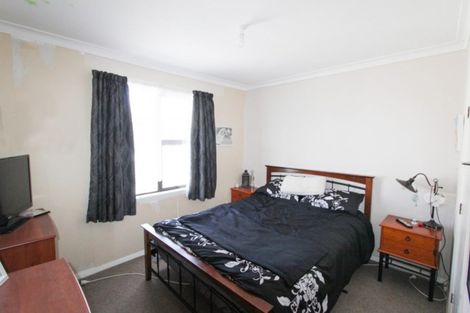Photo of property in 42 Tararua Street, Pahiatua, 4910