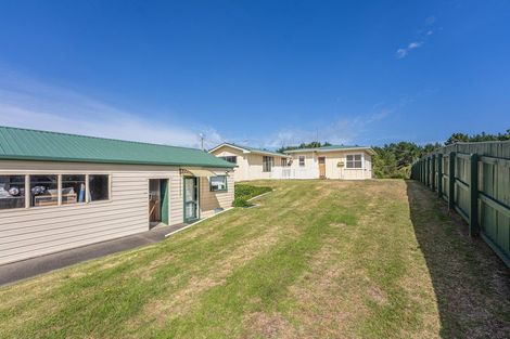 Photo of property in 28 Drake Street, Waikawa Beach, Levin, 5573