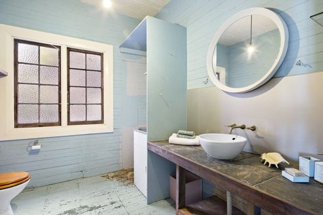 Photo of property in 35 Ferry Road, Days Bay, Lower Hutt, 5013