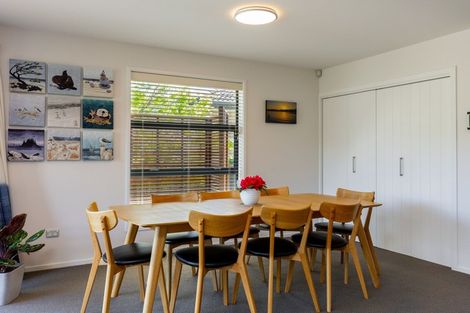 Photo of property in 27 Glentui Place, Waikawa, Picton, 7220