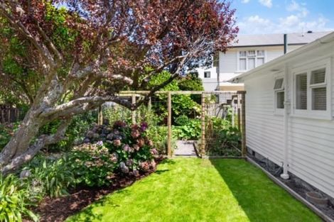 Photo of property in 19 Paremata Crescent, Paremata, Porirua, 5024