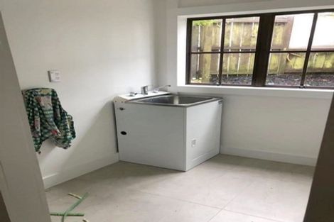 Photo of property in 7 Glen Vista Place, Bayview, Auckland, 0629