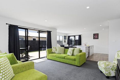 Photo of property in 2 Kotiate Street, Papamoa Beach, Papamoa, 3118