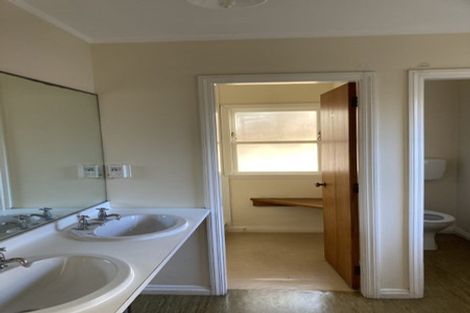 Photo of property in 11 Brougham Street, Mount Victoria, Wellington, 6011