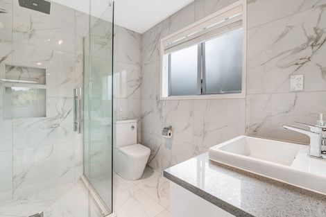 Photo of property in 30 Salamanca Road, Sunnynook, Auckland, 0620