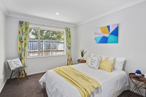 Photo of property in 3 Belgrove Place, Parklands, Christchurch, 8083