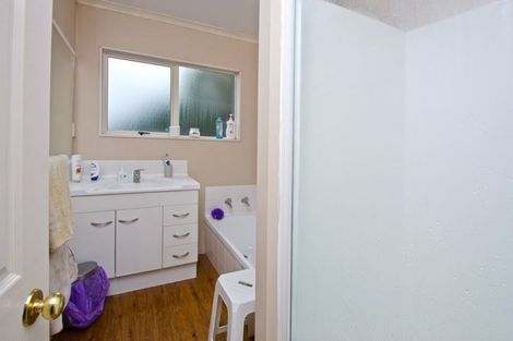 Photo of property in 18 Highmore Place, Brookfield, Tauranga, 3110