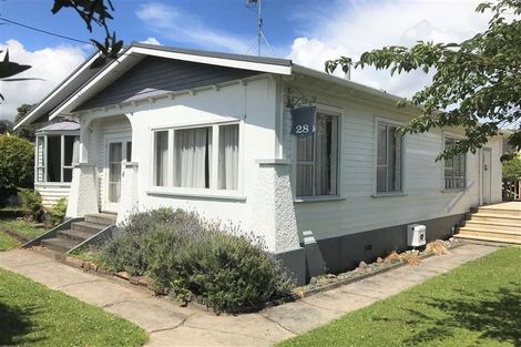 Photo of property in 28 Morley Street, New Plymouth, 4310